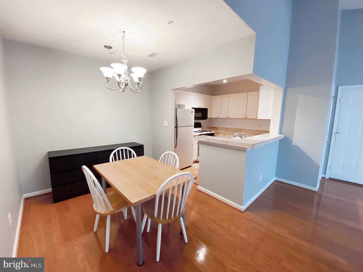 SOUTH GLEN - Residential Lease