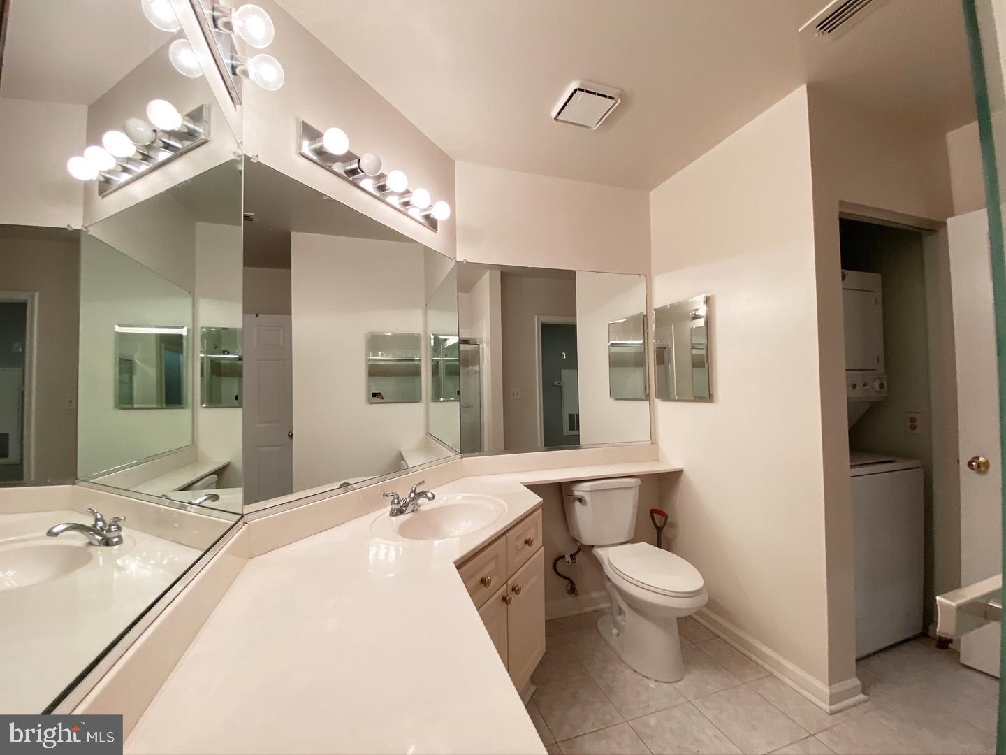 SOUTH GLEN - Residential Lease