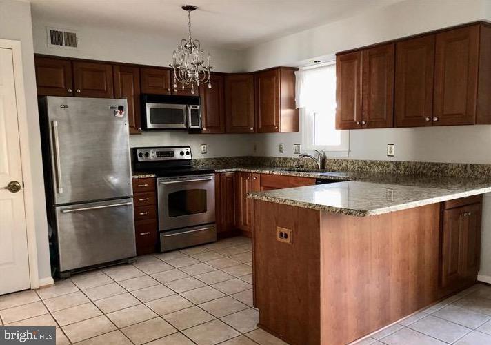 KINGSTOWNE - Residential Lease