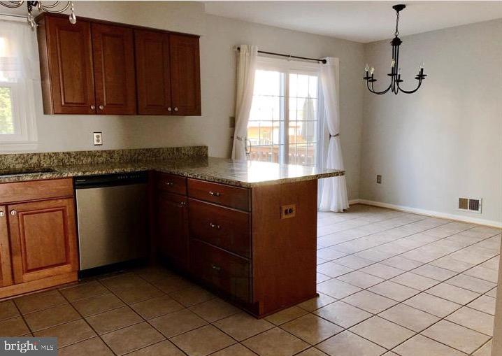 KINGSTOWNE - Residential Lease