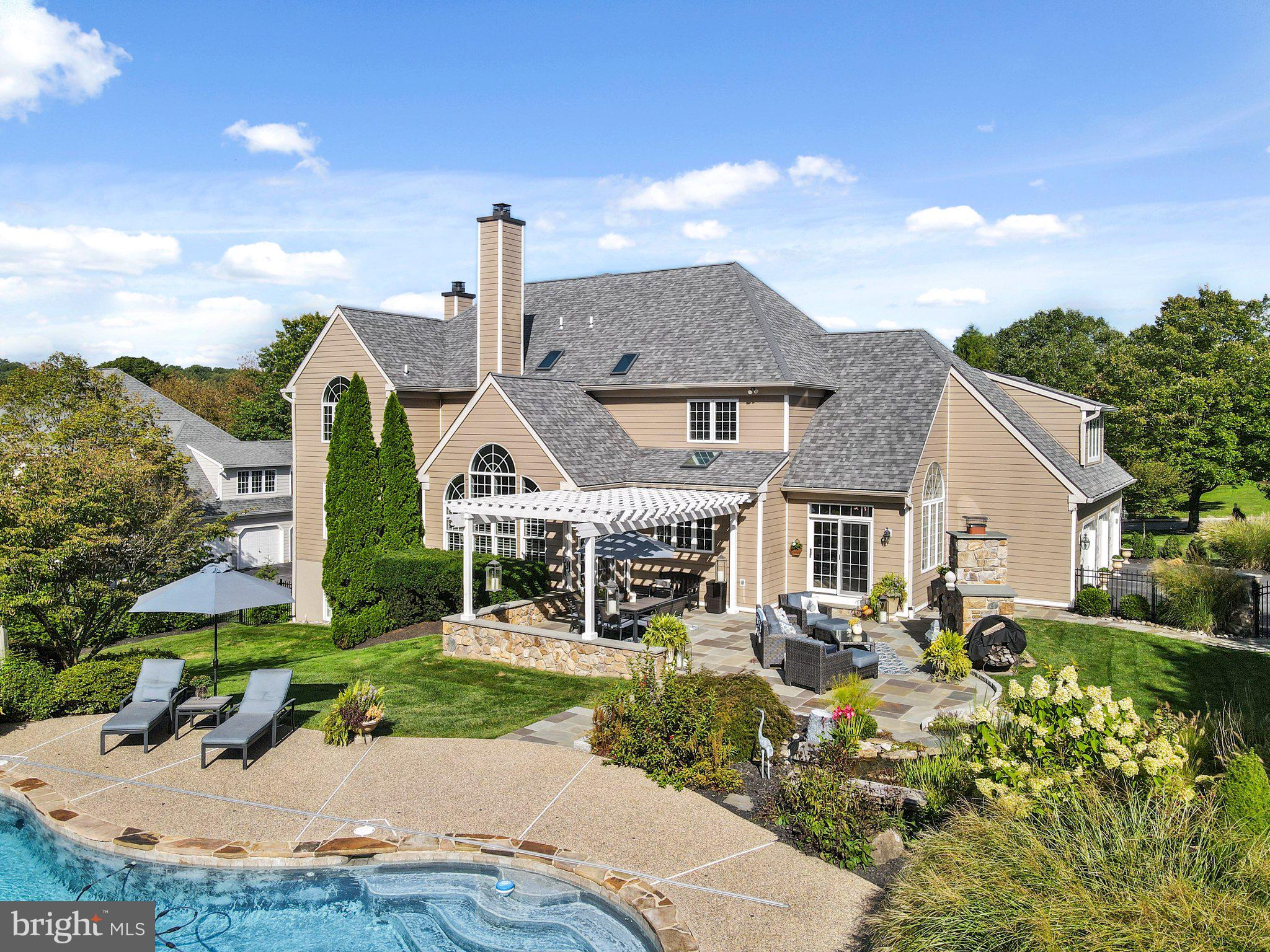 ROSSMORE - Residential