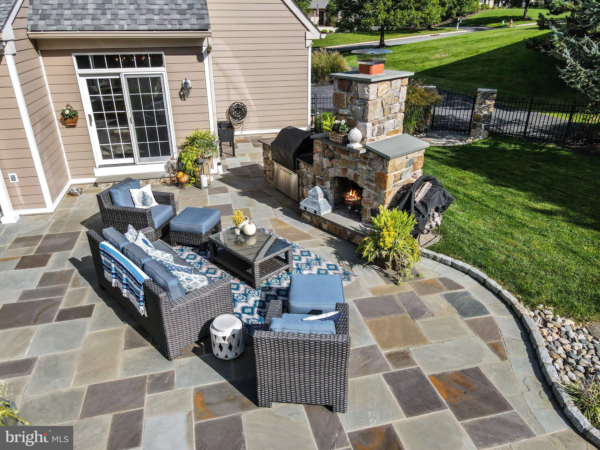 ROSSMORE - Residential