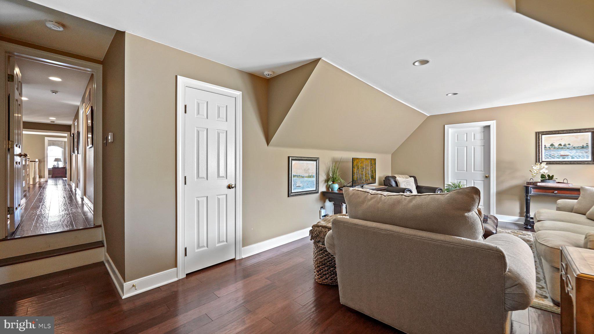 ROSSMORE - Residential