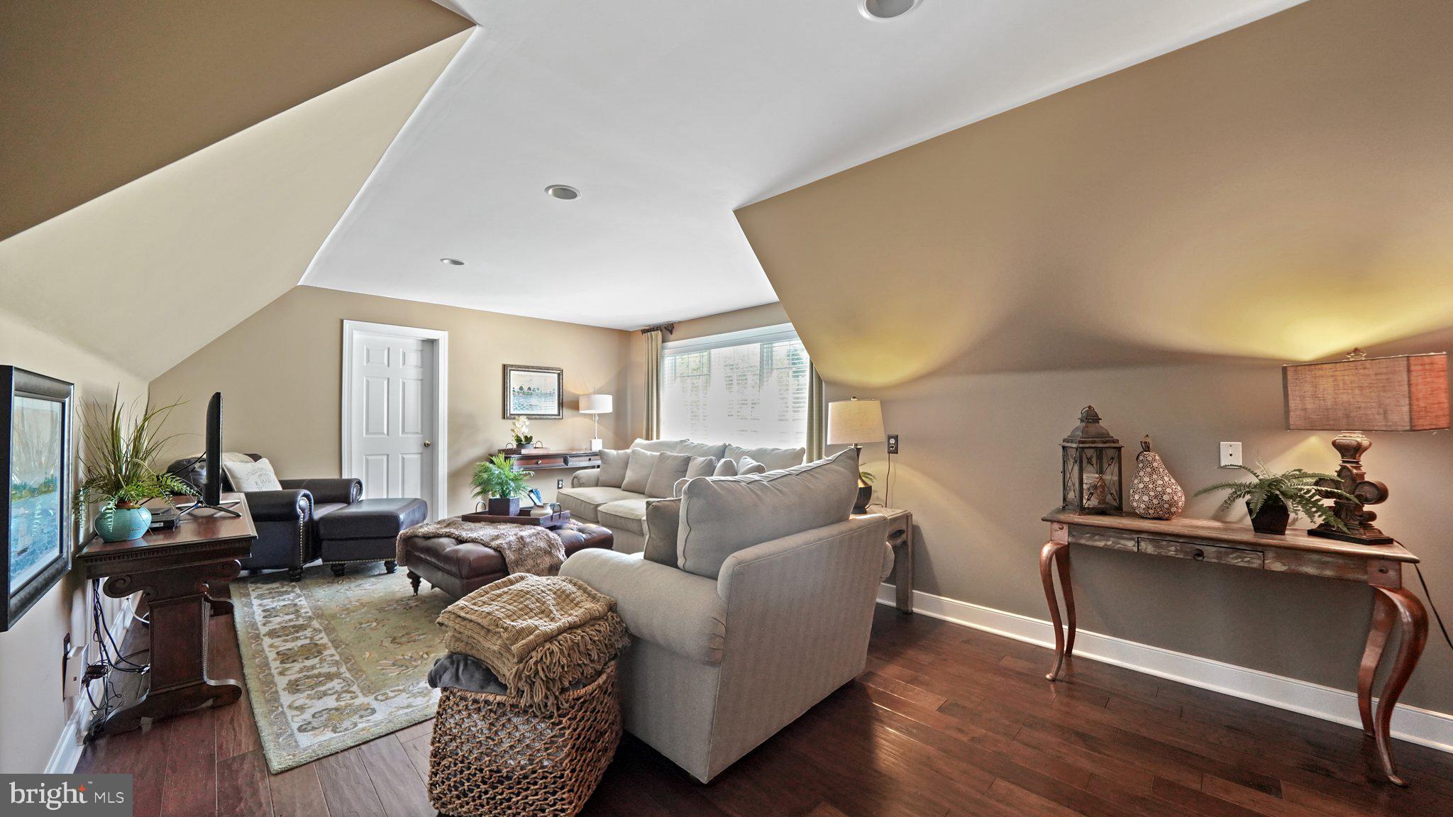 ROSSMORE - Residential