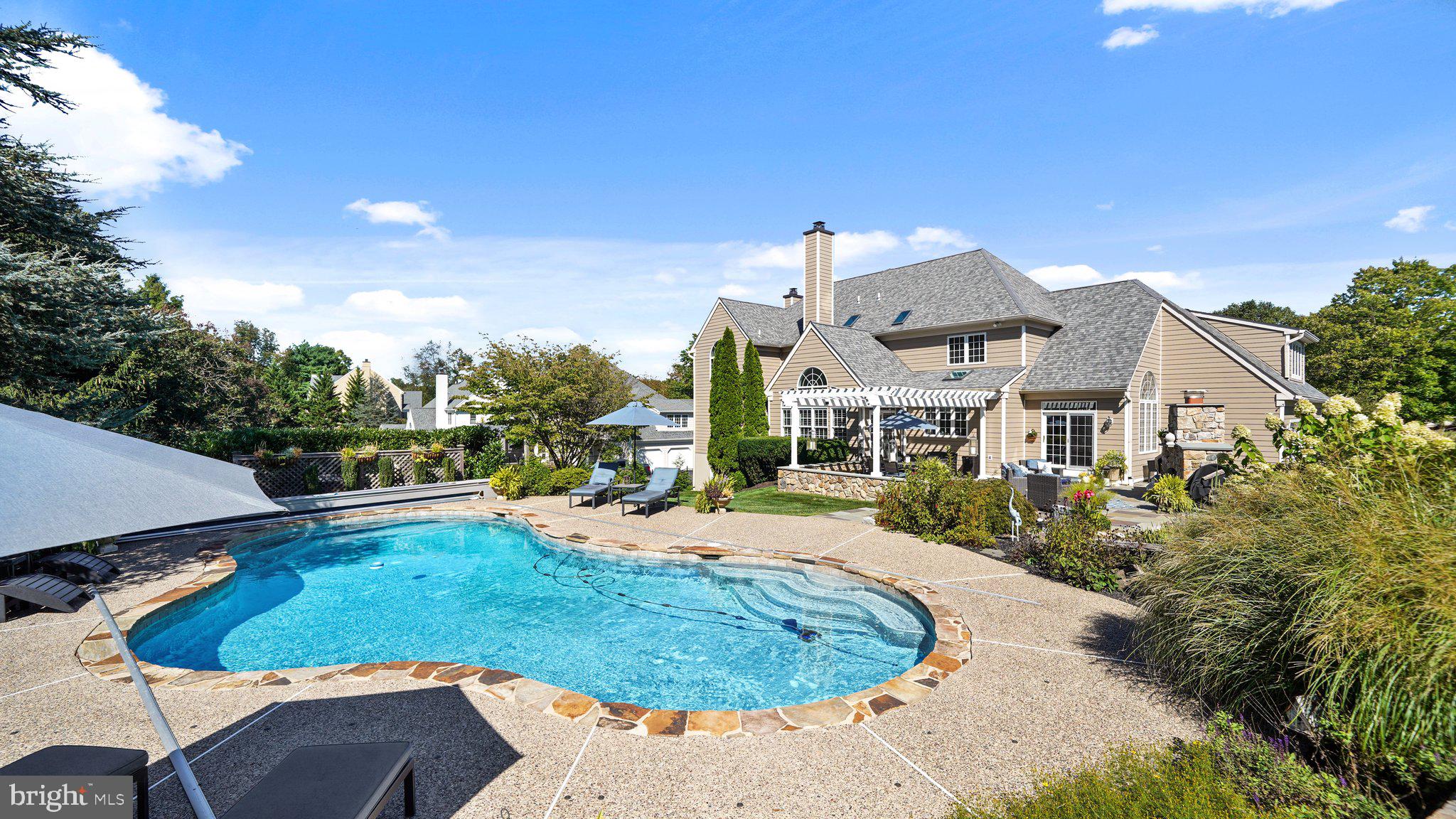 ROSSMORE - Residential