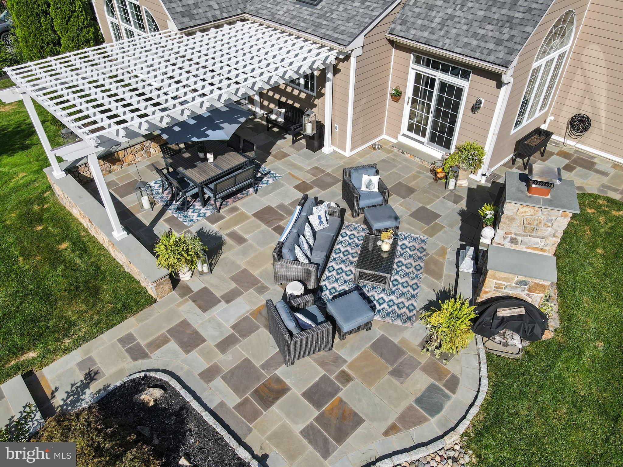 ROSSMORE - Residential