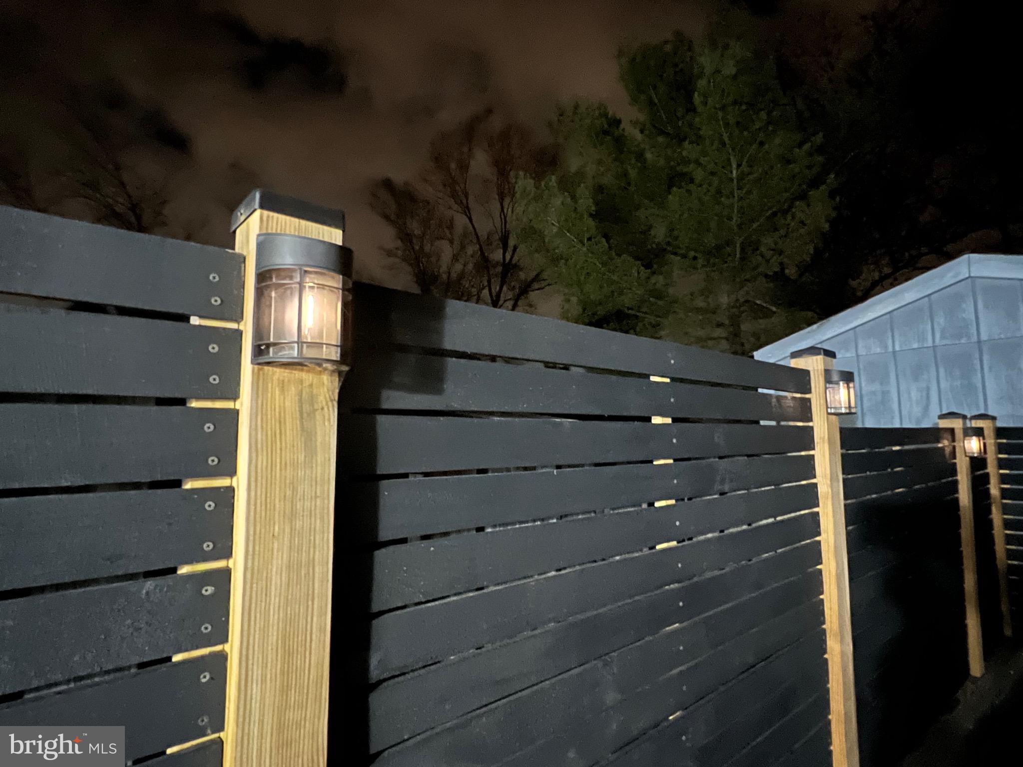 OAK POND - Residential