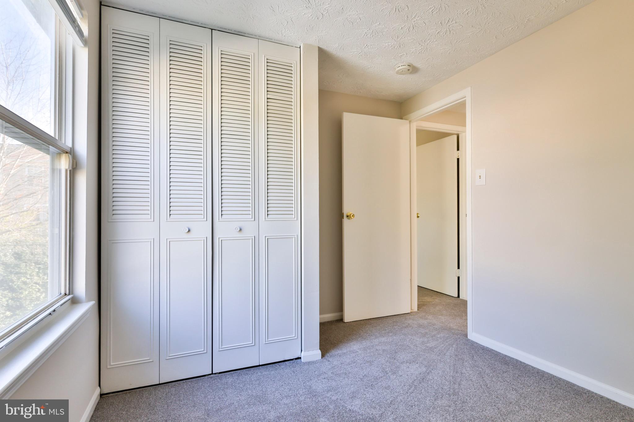 OAK POND - Residential