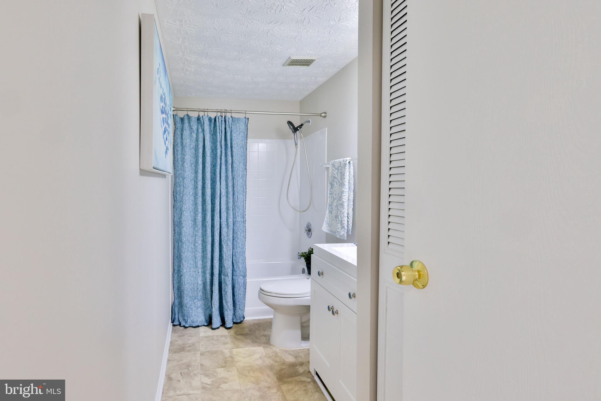 OAK POND - Residential