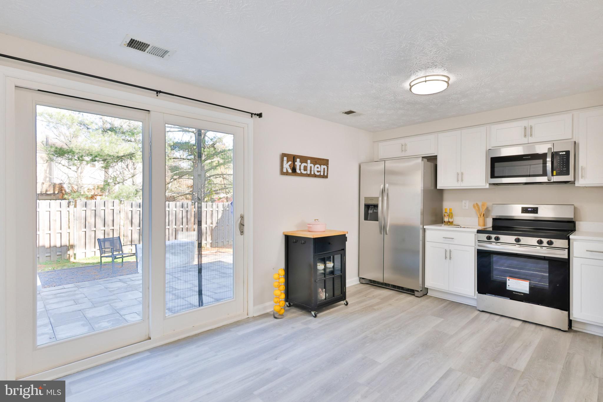 OAK POND - Residential