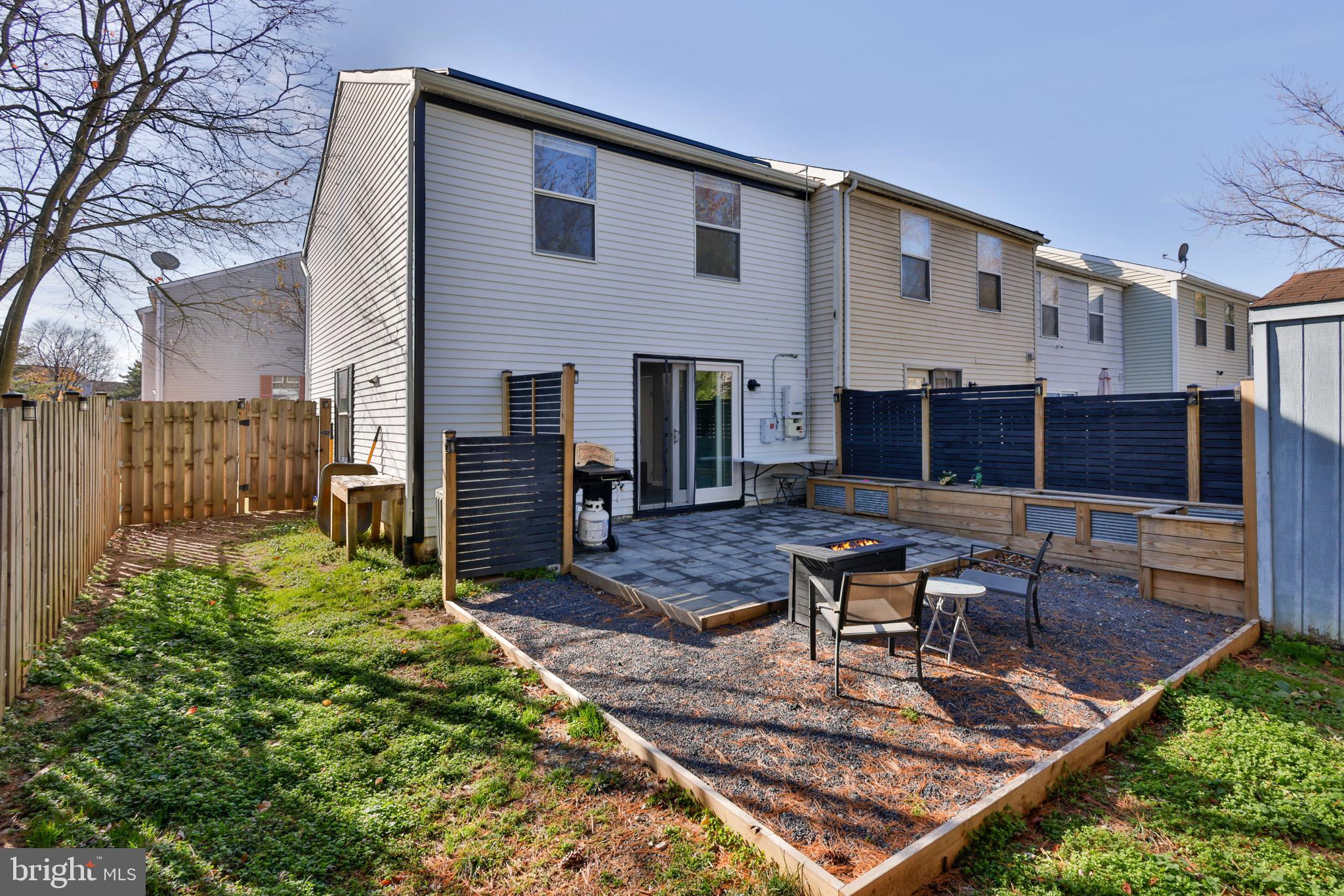 OAK POND - Residential