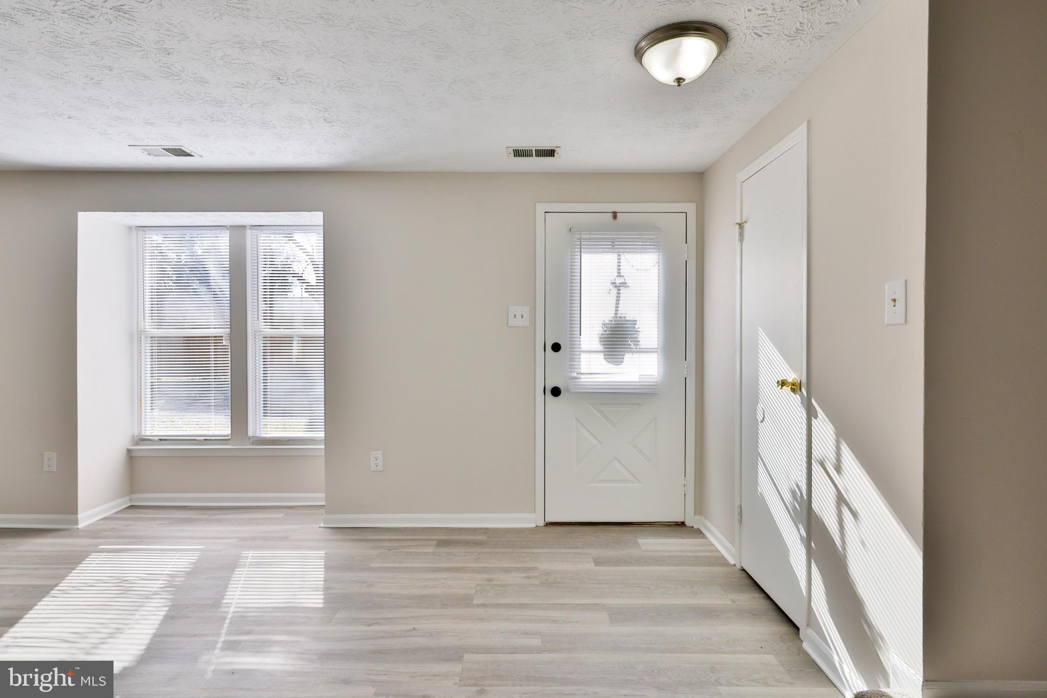 OAK POND - Residential