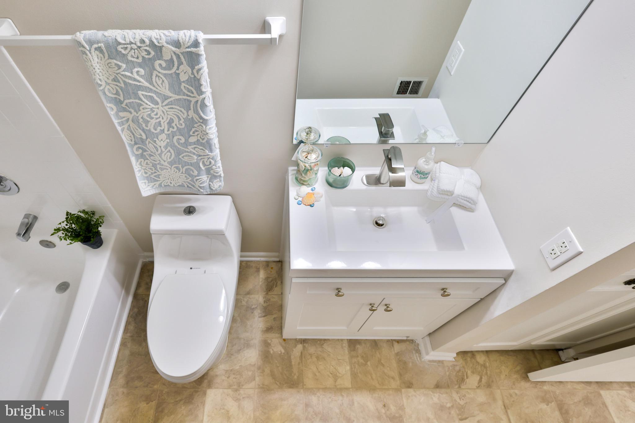 OAK POND - Residential