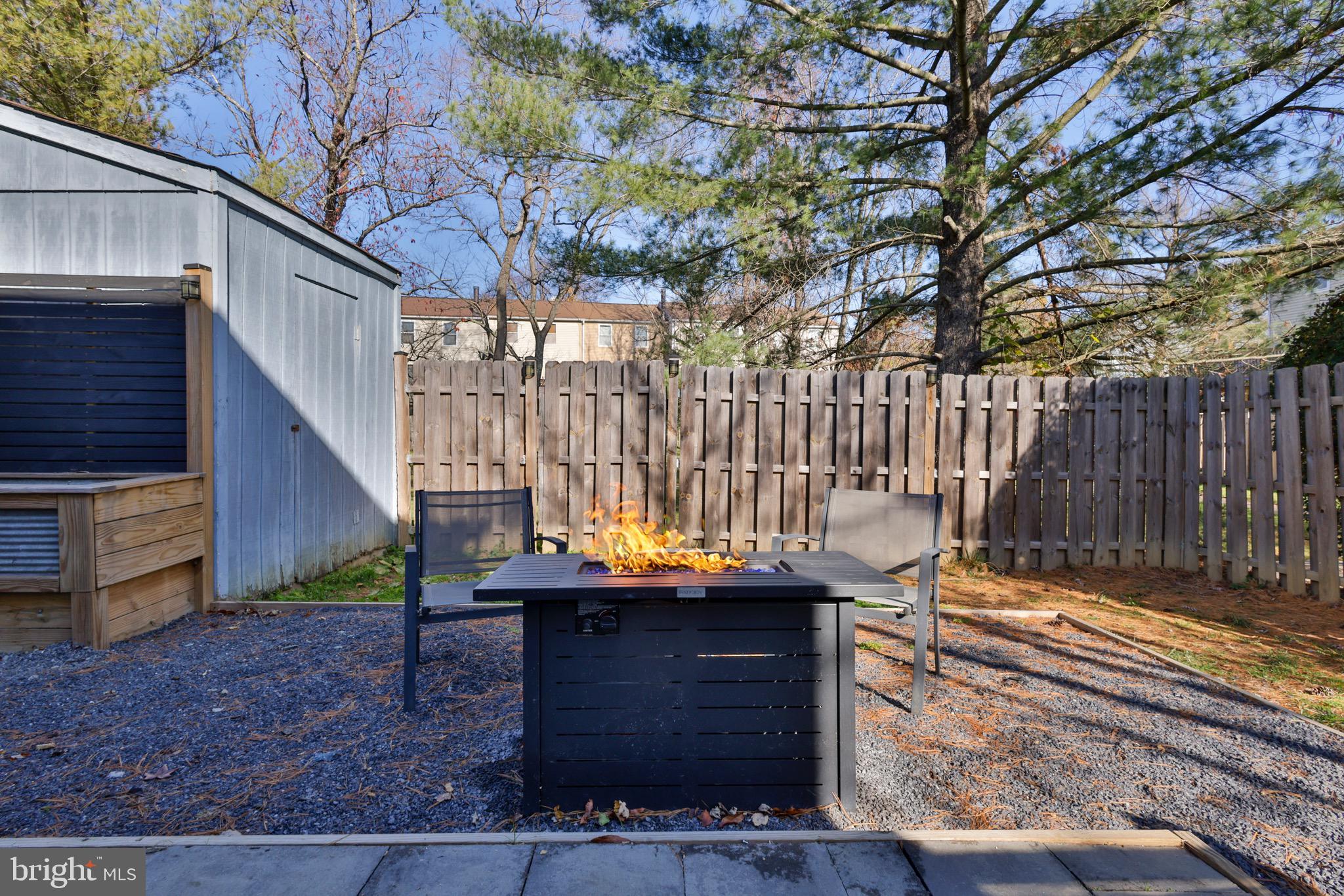 OAK POND - Residential