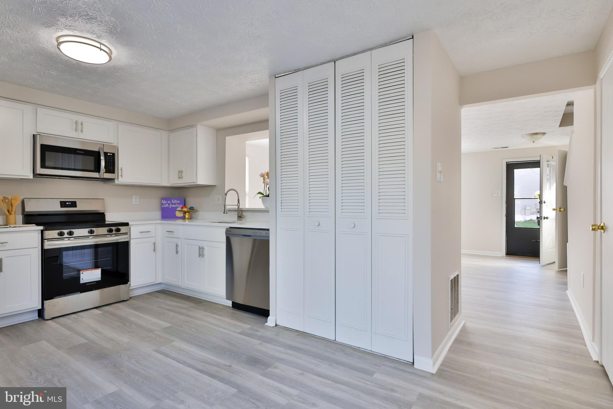 OAK POND - Residential