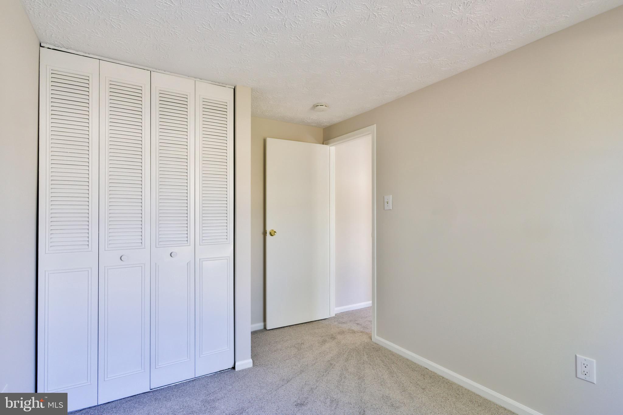 OAK POND - Residential