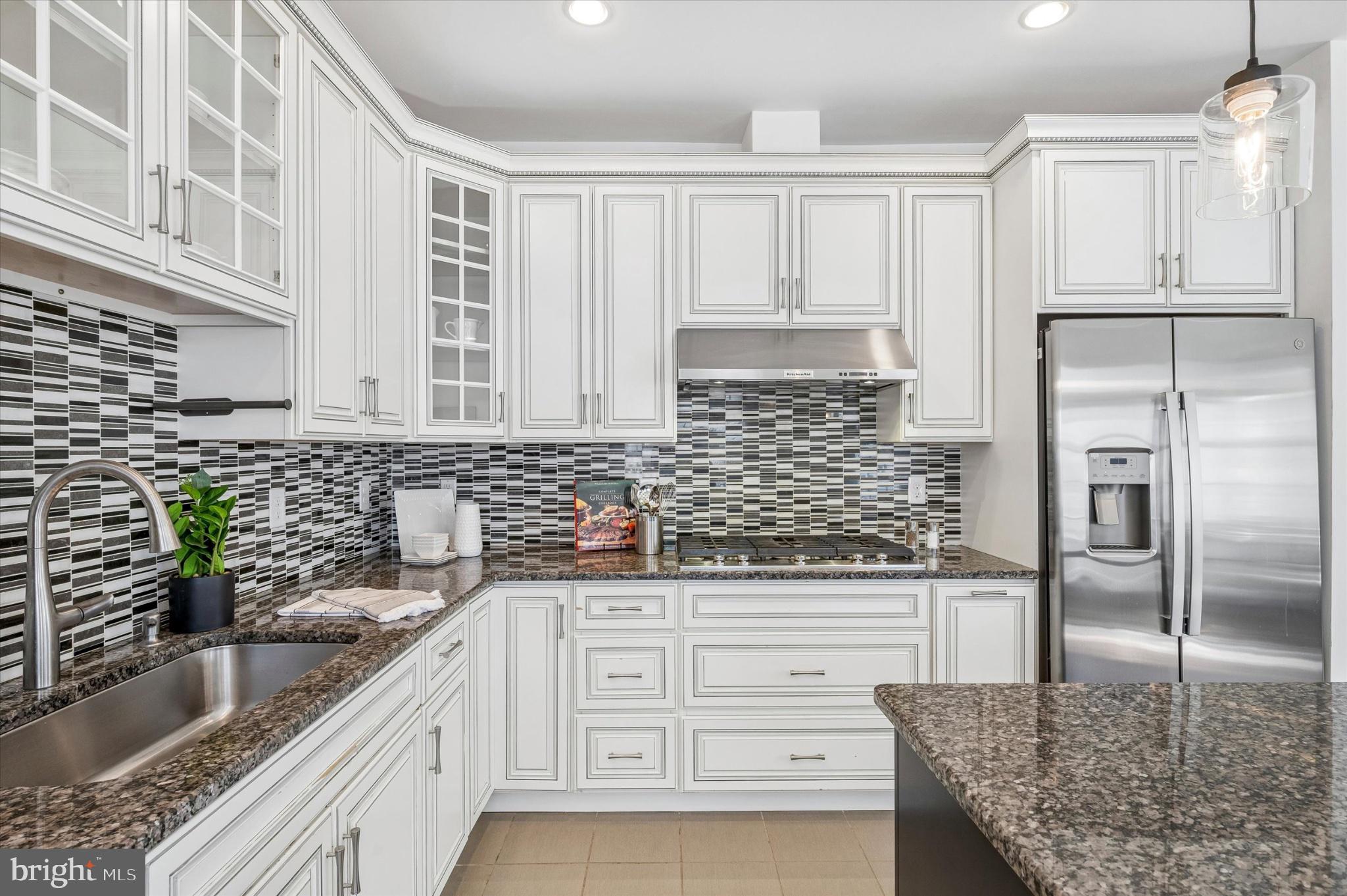 RAVENSCLIFF - Residential