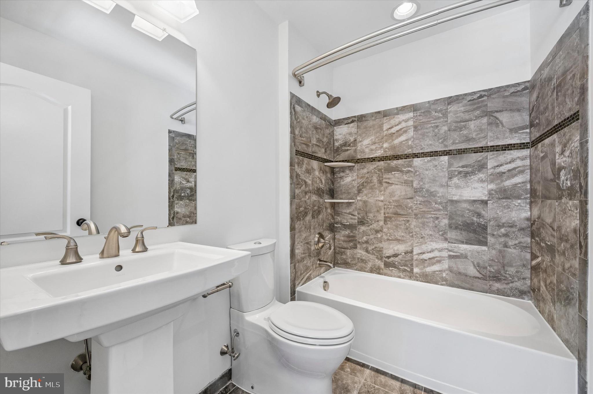 RAVENSCLIFF - Residential