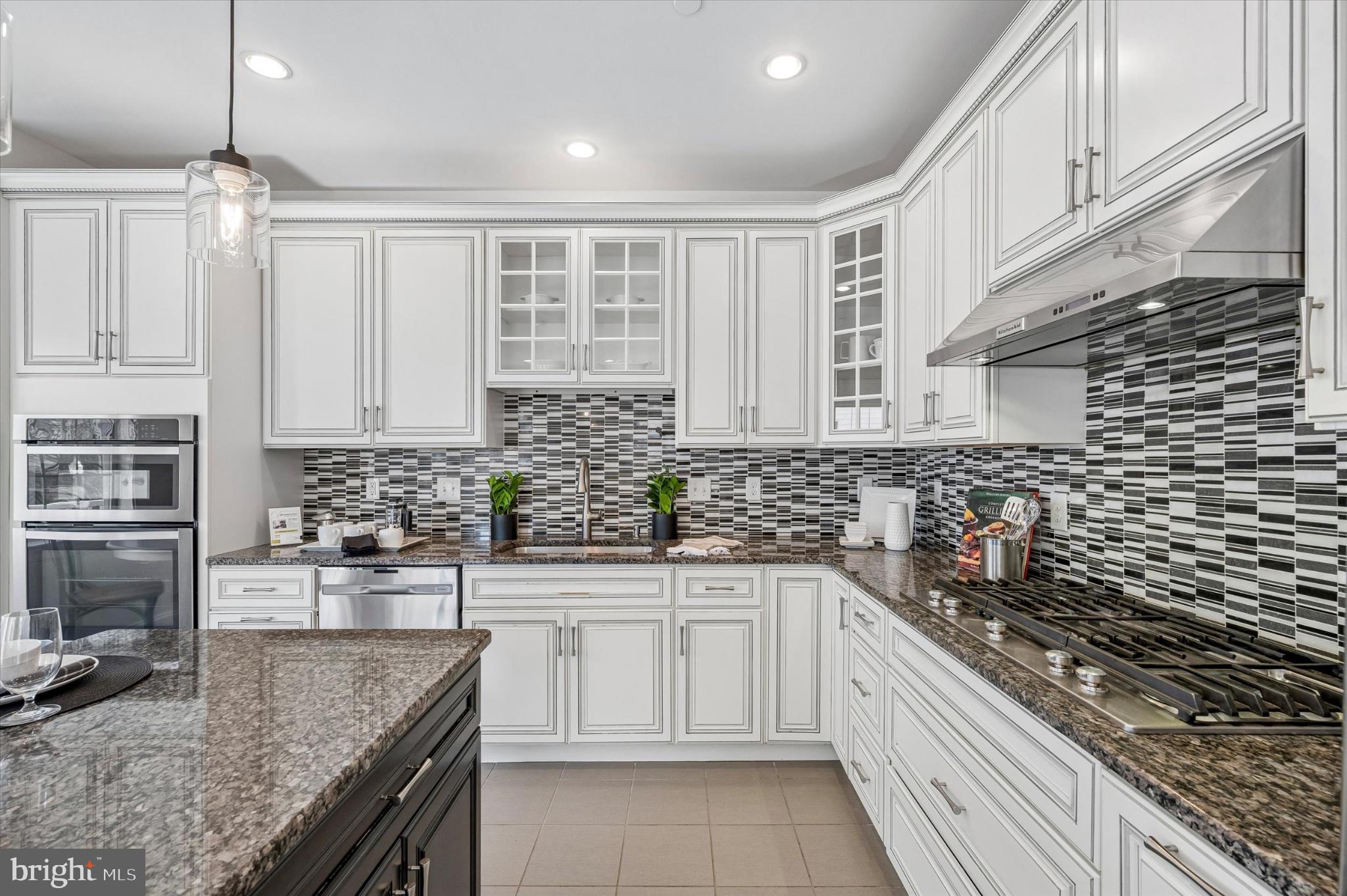 RAVENSCLIFF - Residential