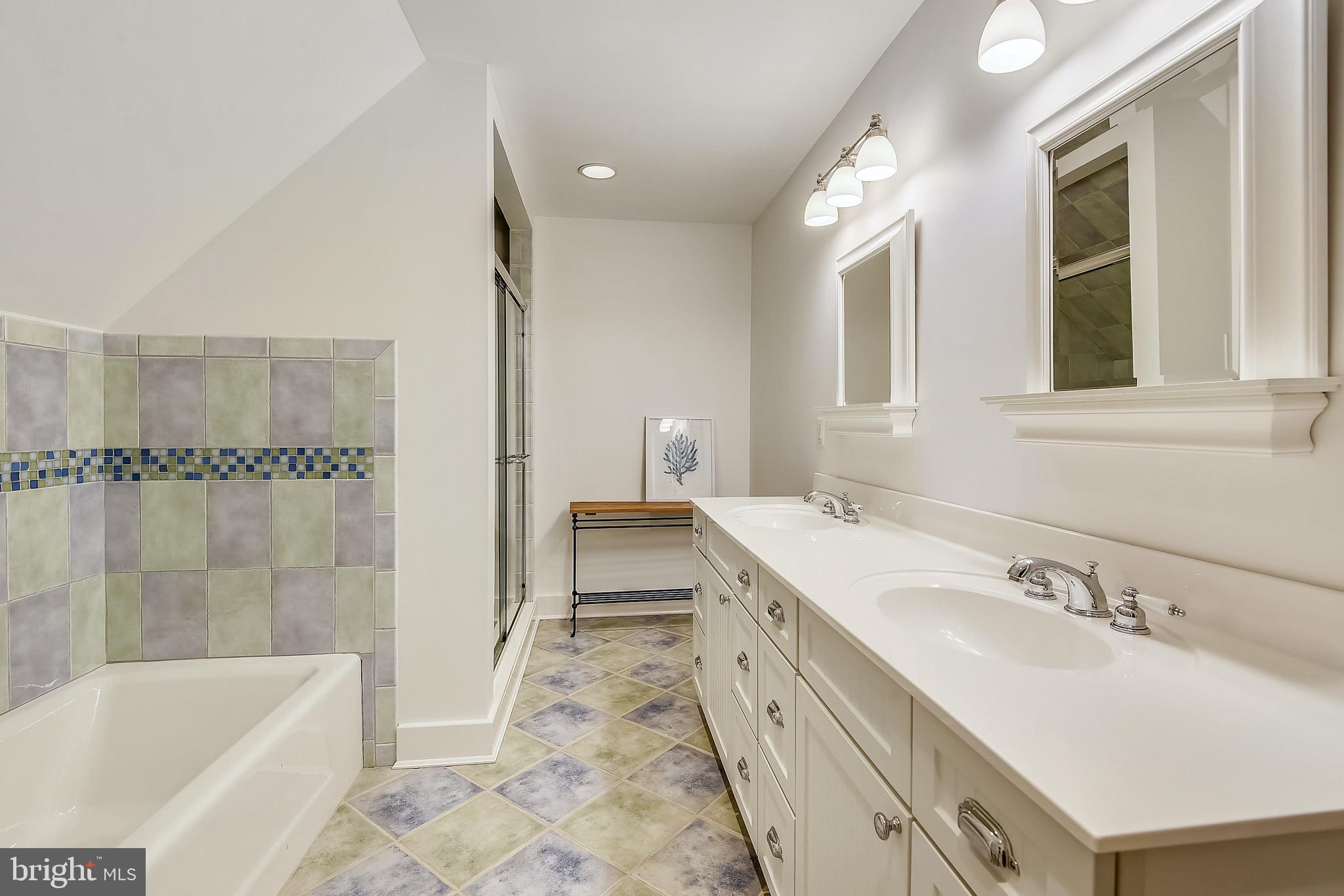 MURRAY HILL - Residential