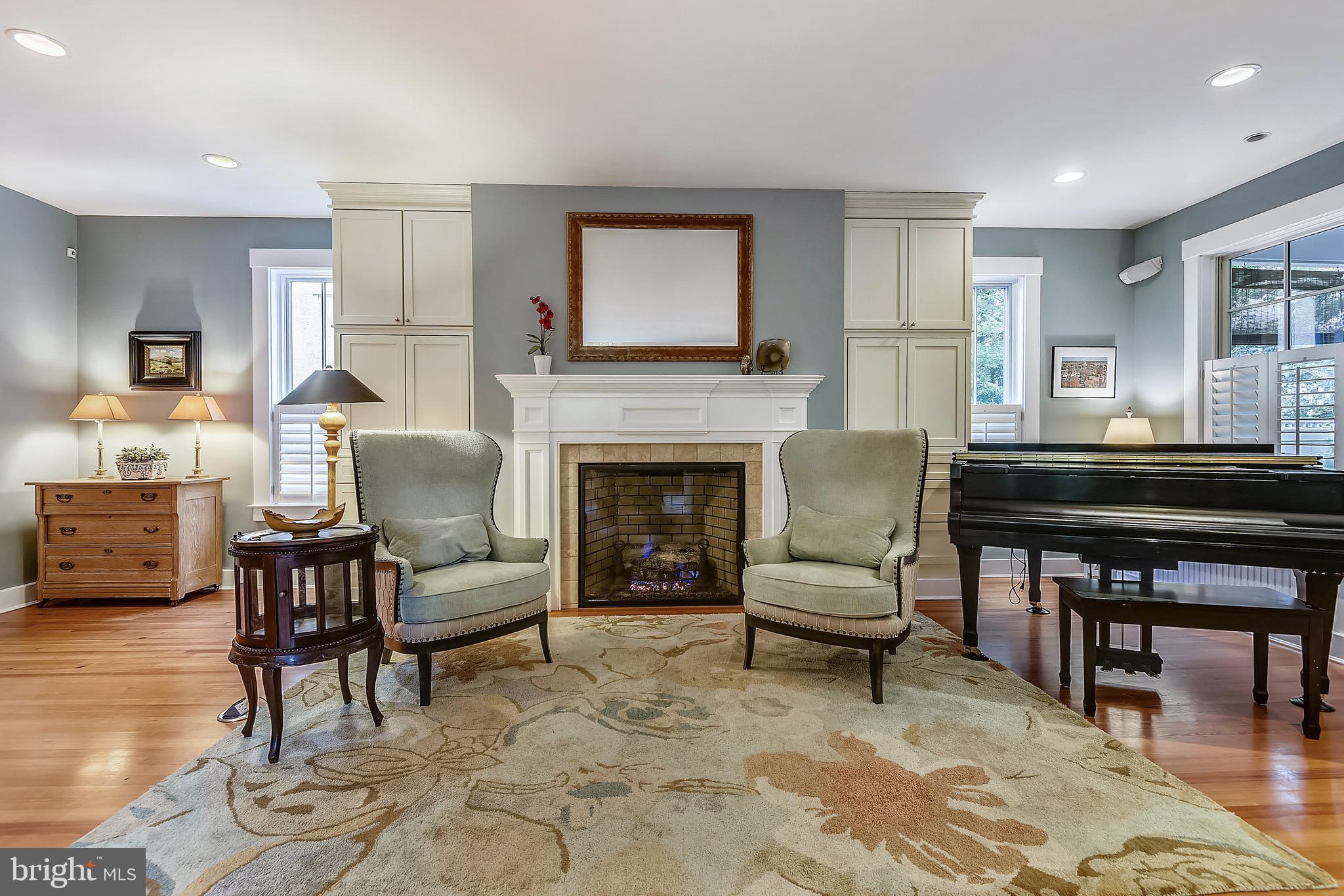 MURRAY HILL - Residential