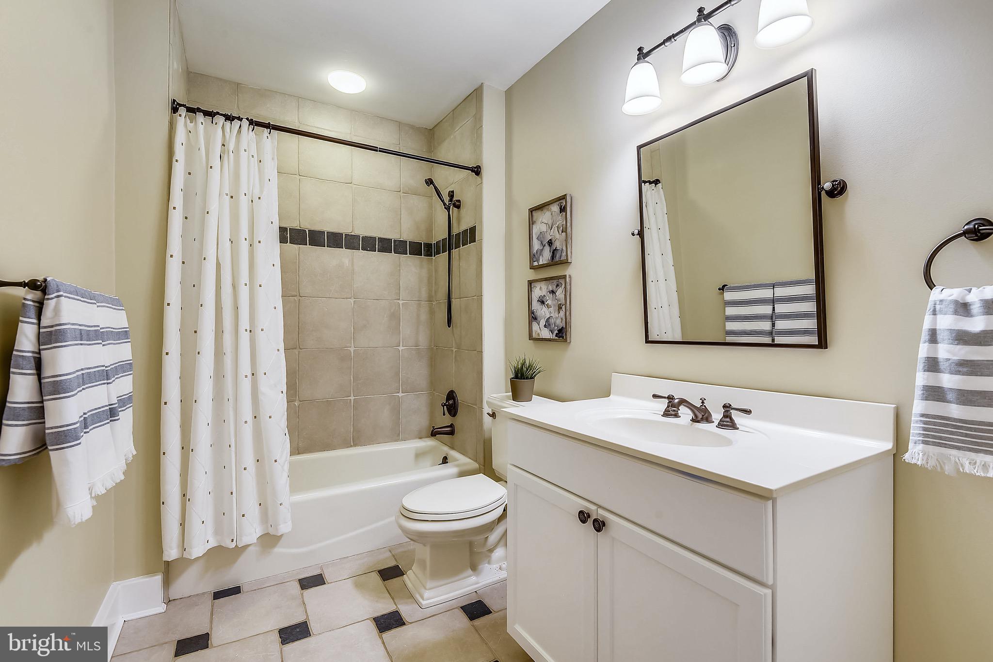 MURRAY HILL - Residential