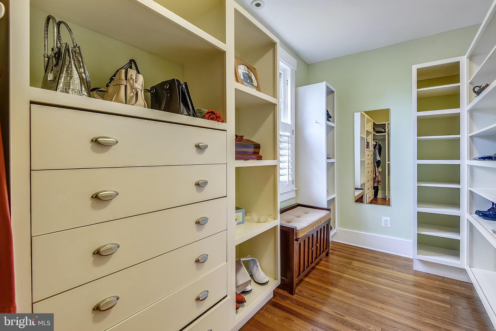 MURRAY HILL - Residential