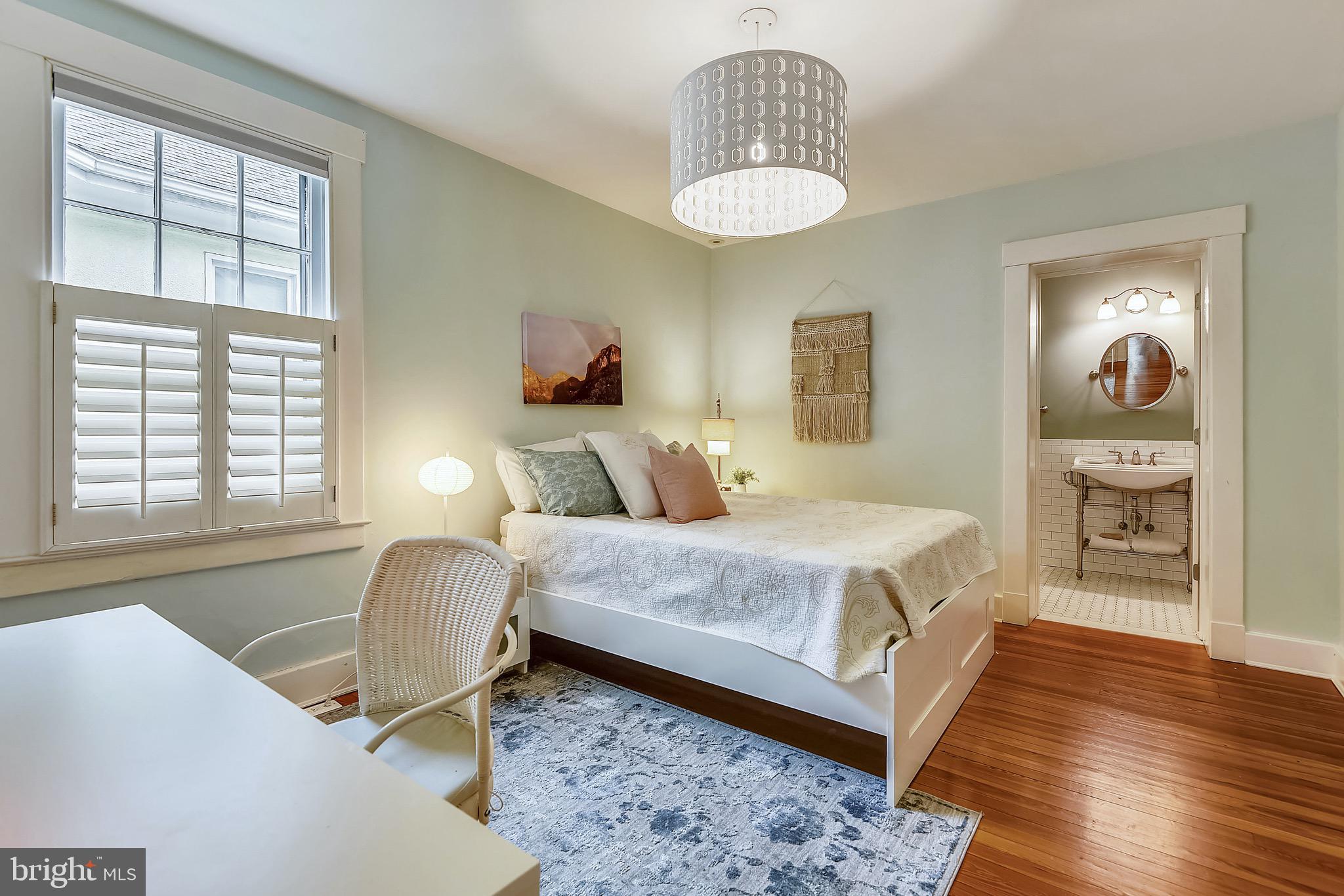 MURRAY HILL - Residential