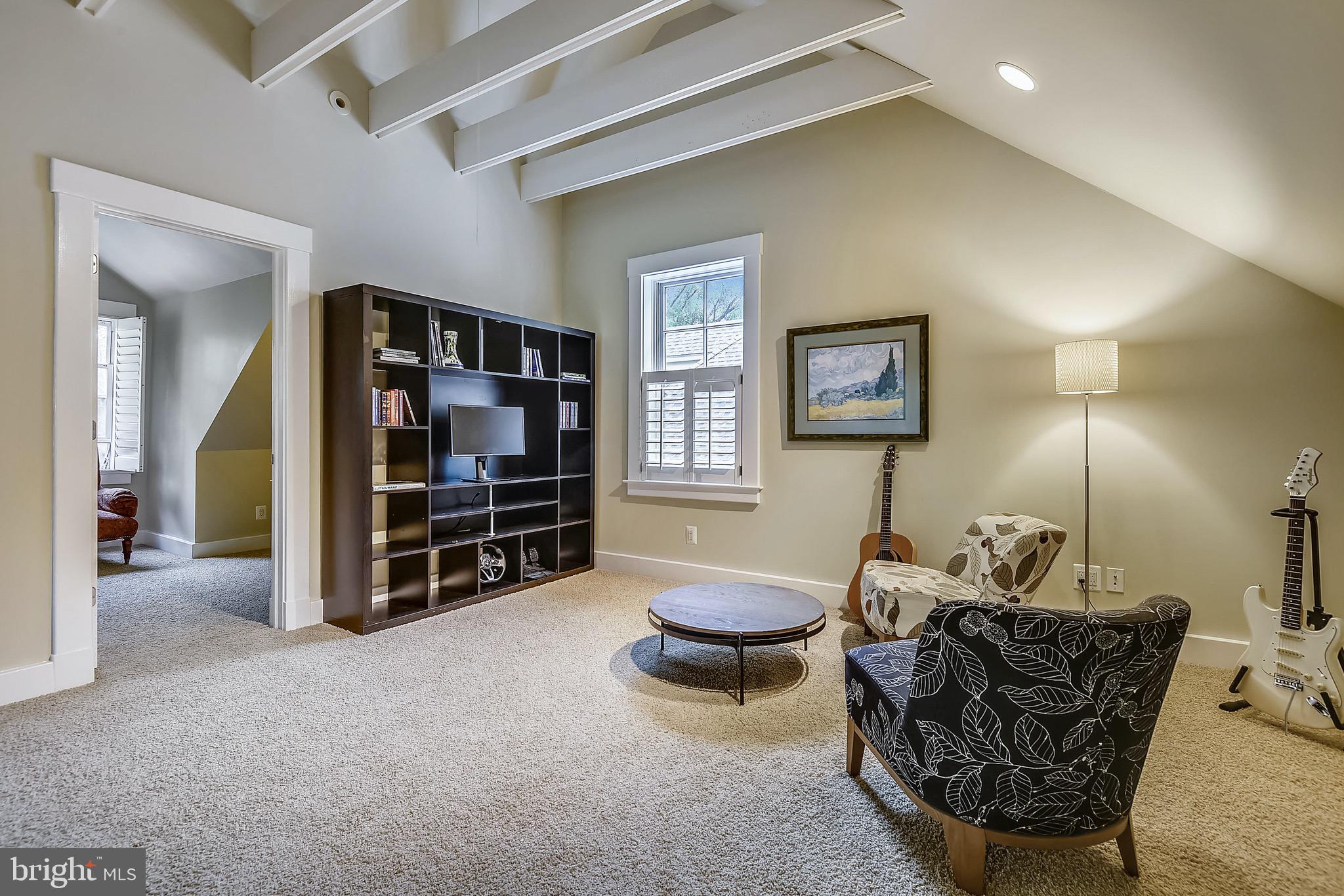 MURRAY HILL - Residential