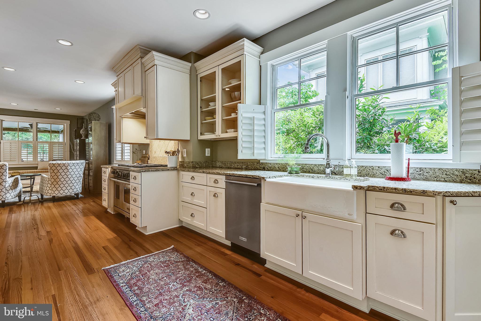 MURRAY HILL - Residential