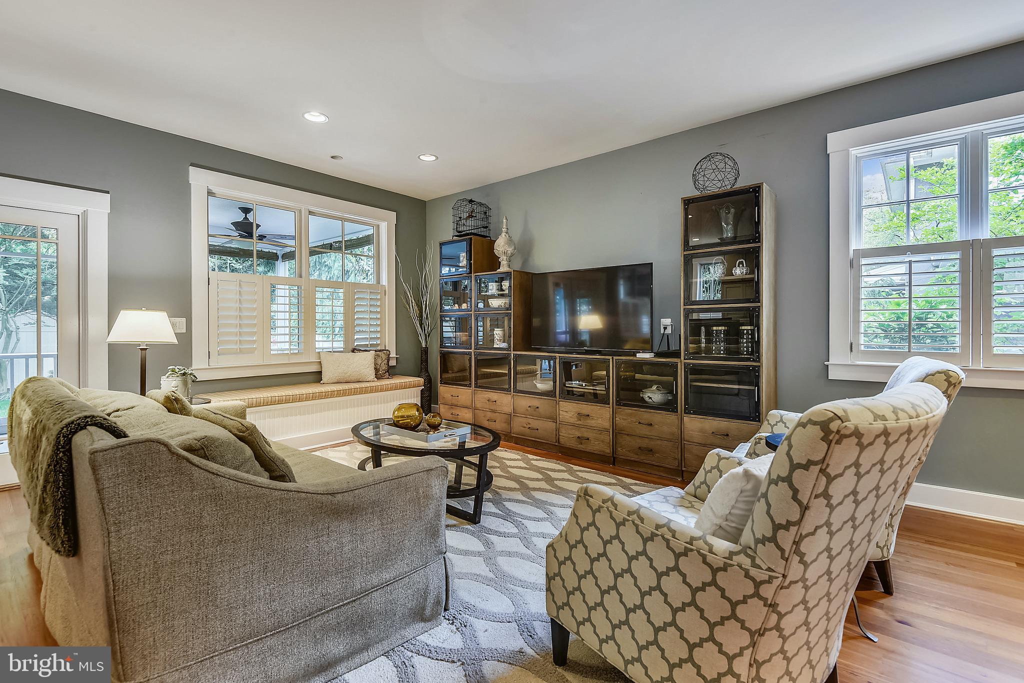 MURRAY HILL - Residential