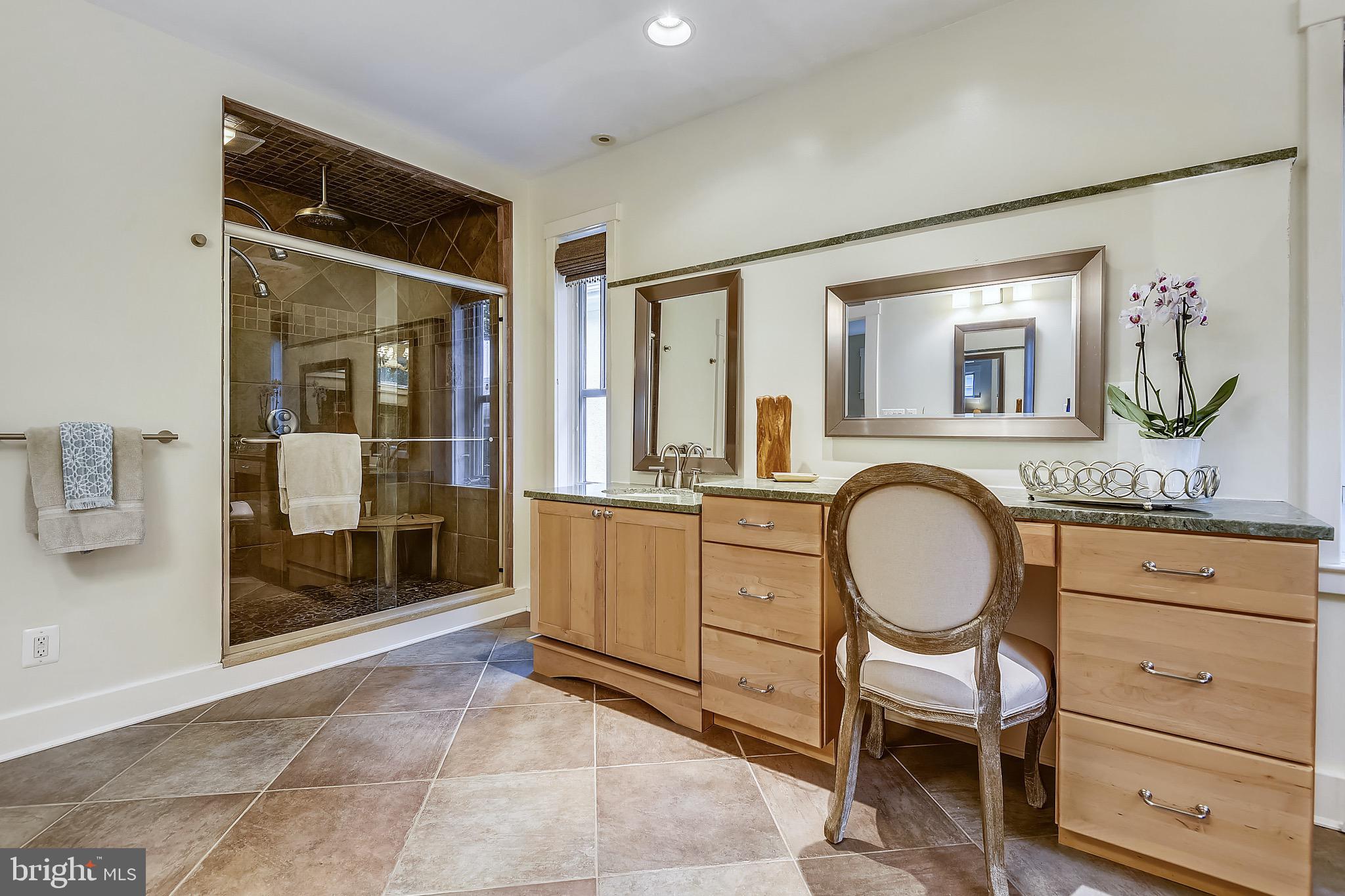 MURRAY HILL - Residential