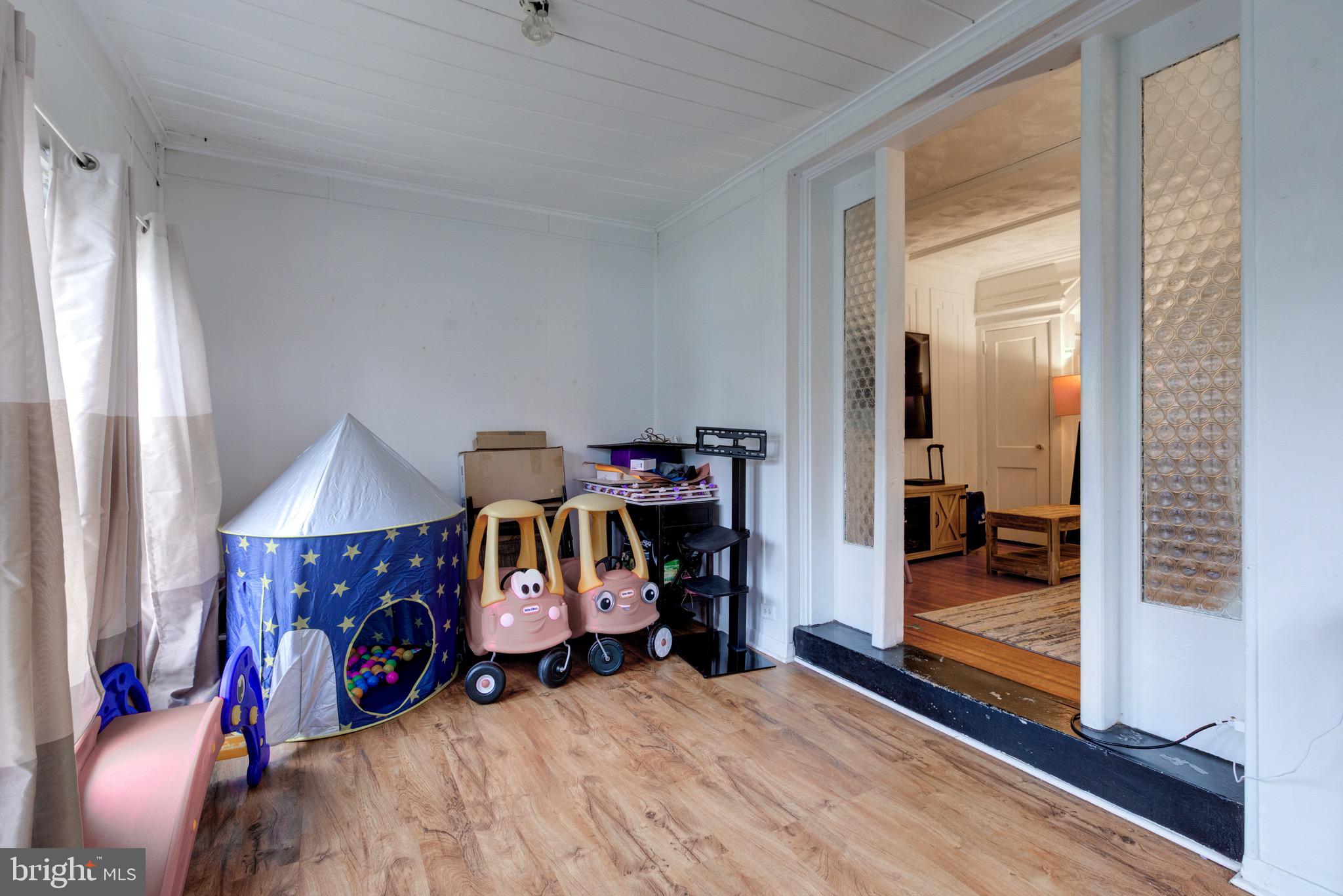 6209 CARPENTER STREET