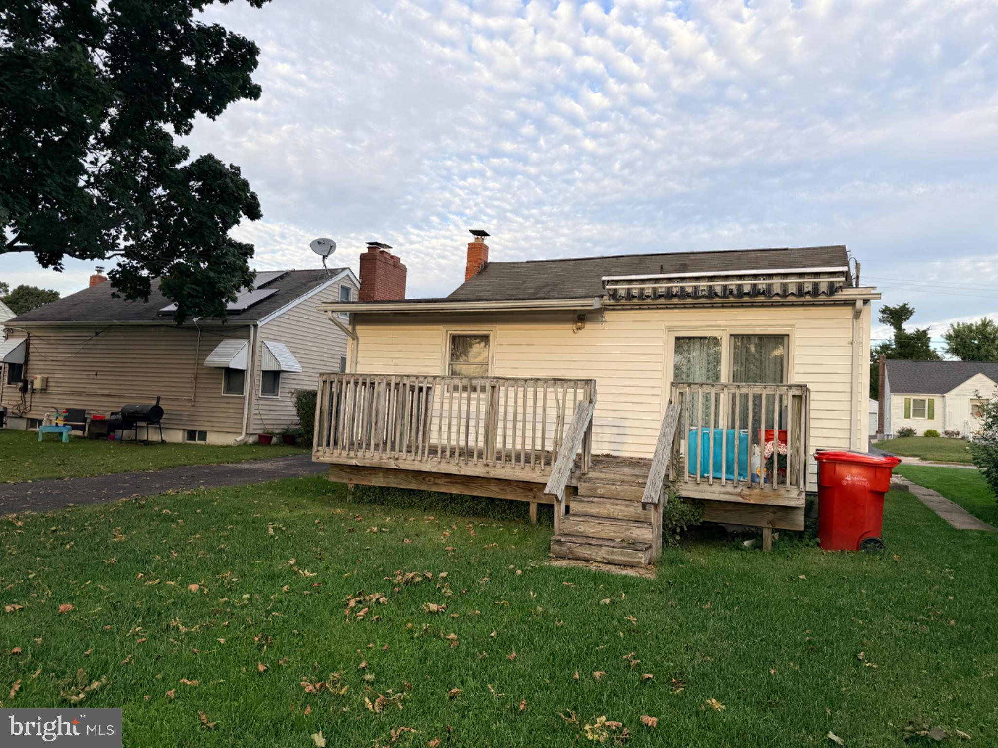 10 RIDGE AVENUE
