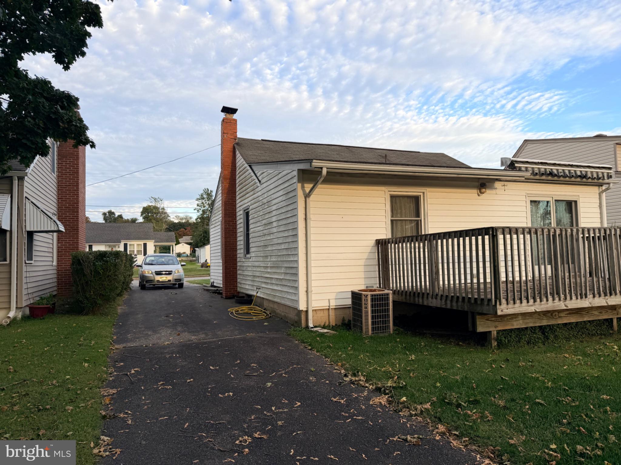 10 RIDGE AVENUE