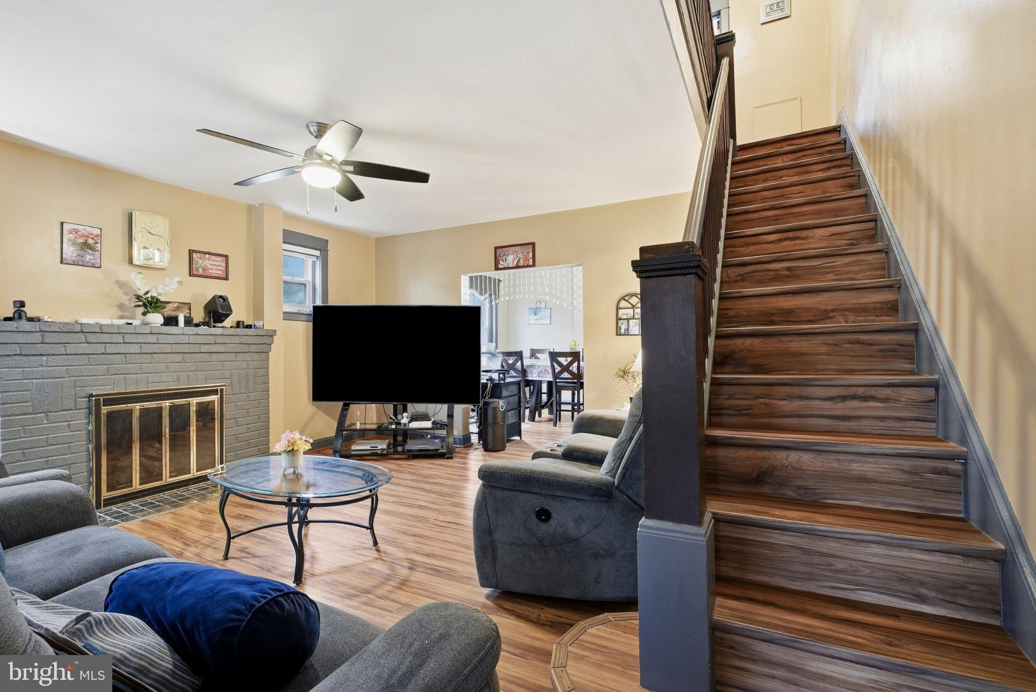 306 S SPRINGFIELD ROAD