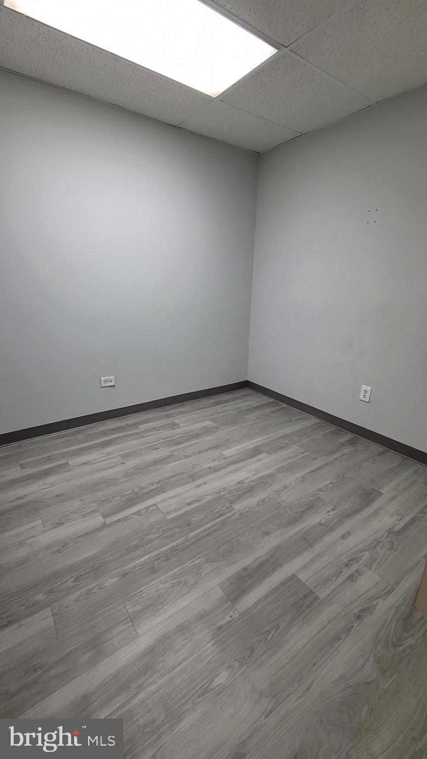 PORT RICHMOND - Commercial Lease