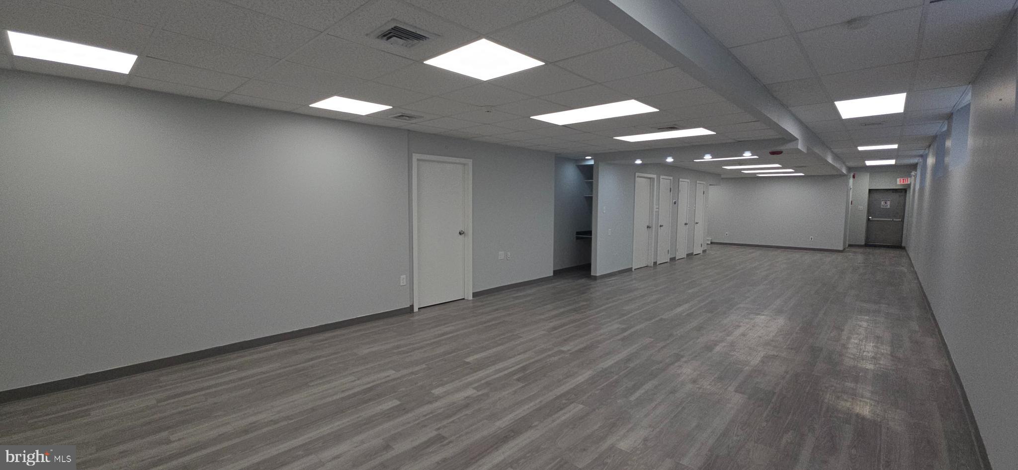 PORT RICHMOND - Commercial Lease