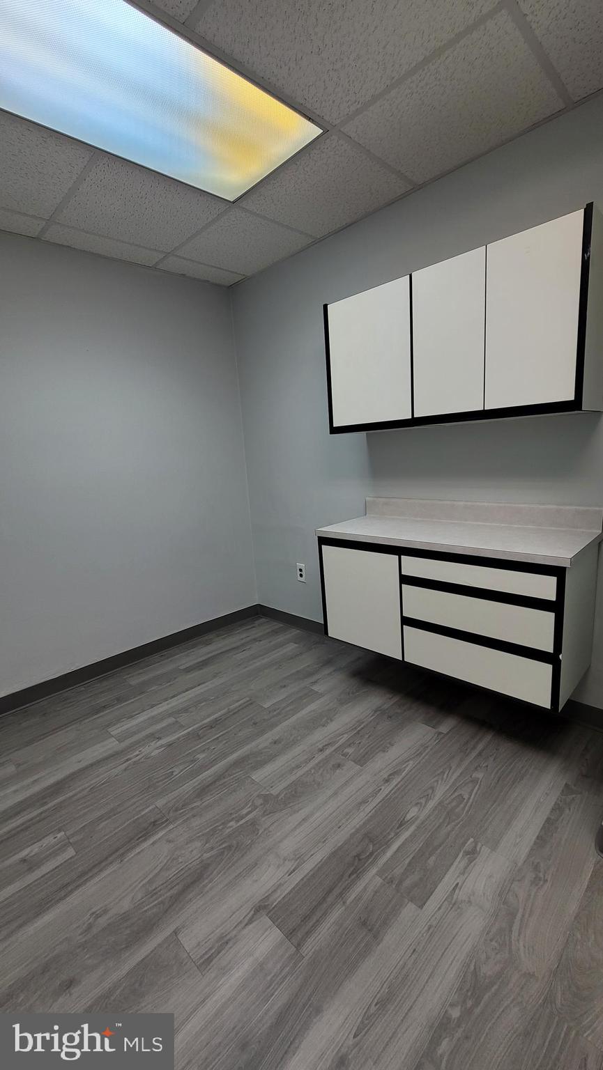 PORT RICHMOND - Commercial Lease