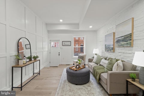 Townhouse For Sale - 1222 Glyndon Avenue<br/> BALTIMORE, MD 21223