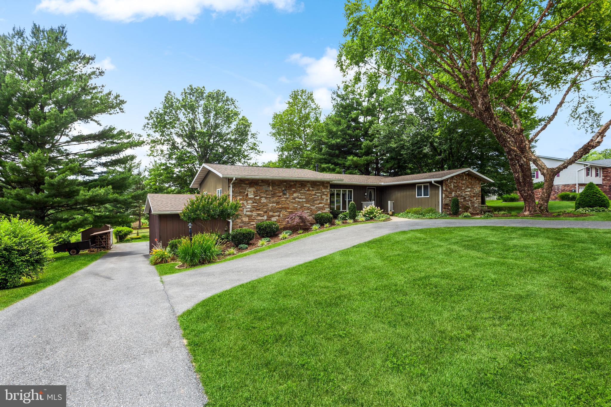 KALTEN ACRES - Residential