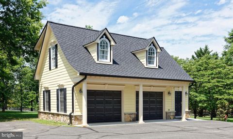 Homes For Rent - 20084 Woodtrail Road<br/> Loudoun County, ROUND HILL, VA 20141