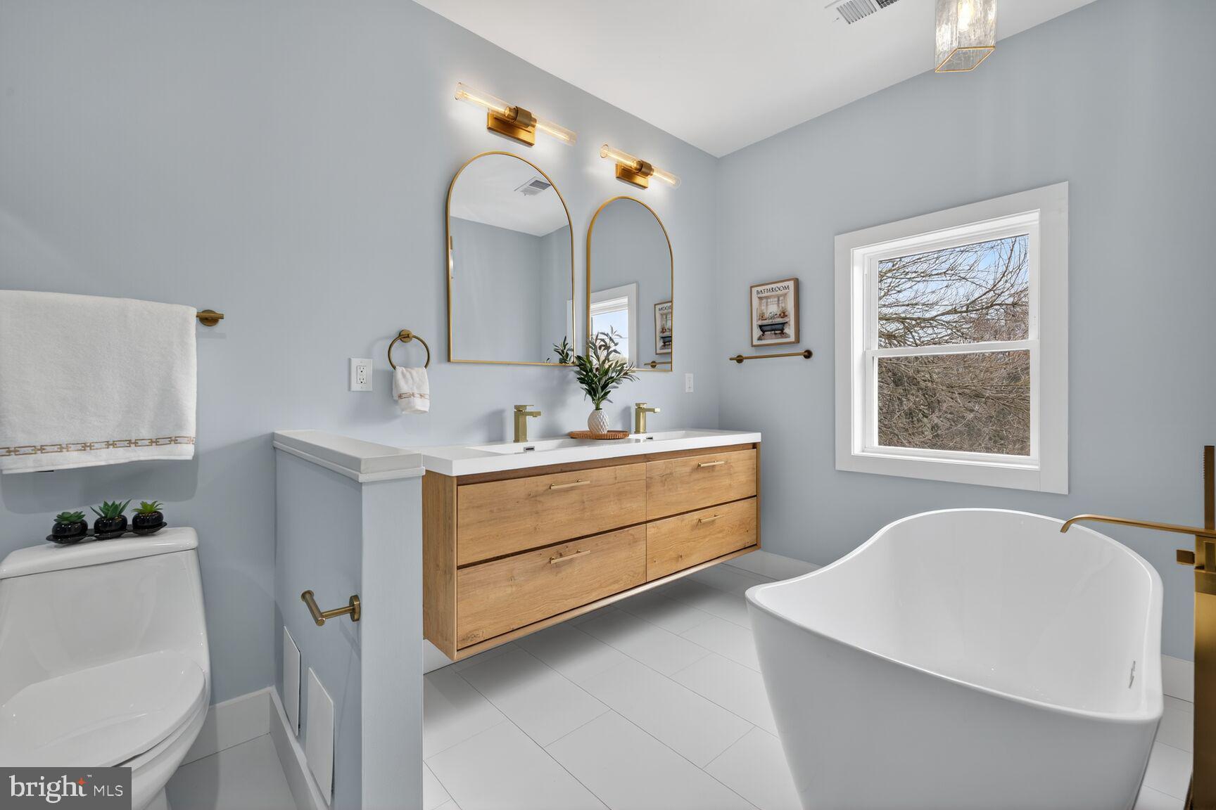 DARNESTOWN OUTSIDE - Residential