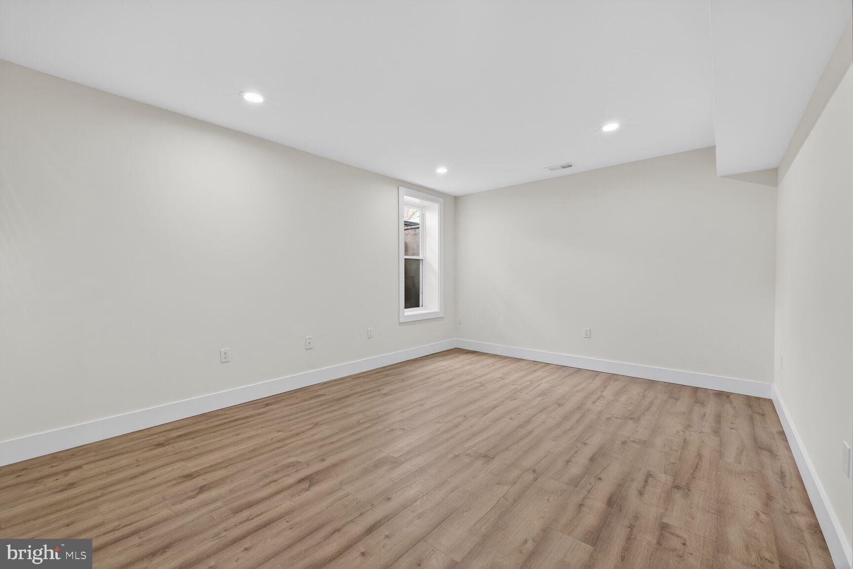 DARNESTOWN OUTSIDE - Residential