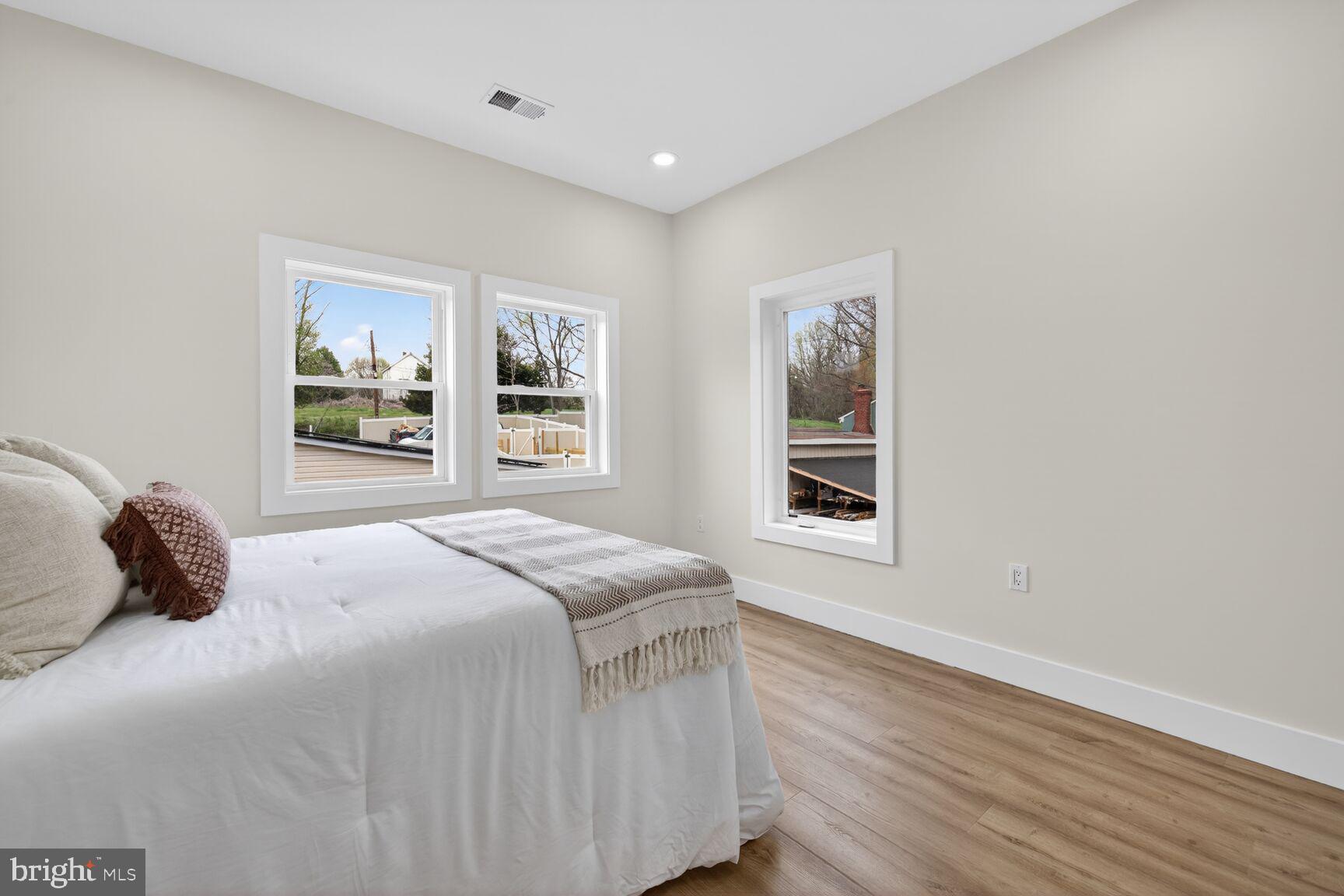 DARNESTOWN OUTSIDE - Residential