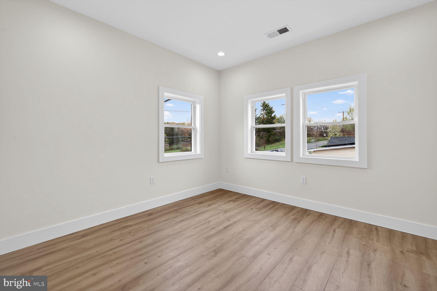 DARNESTOWN OUTSIDE - Residential