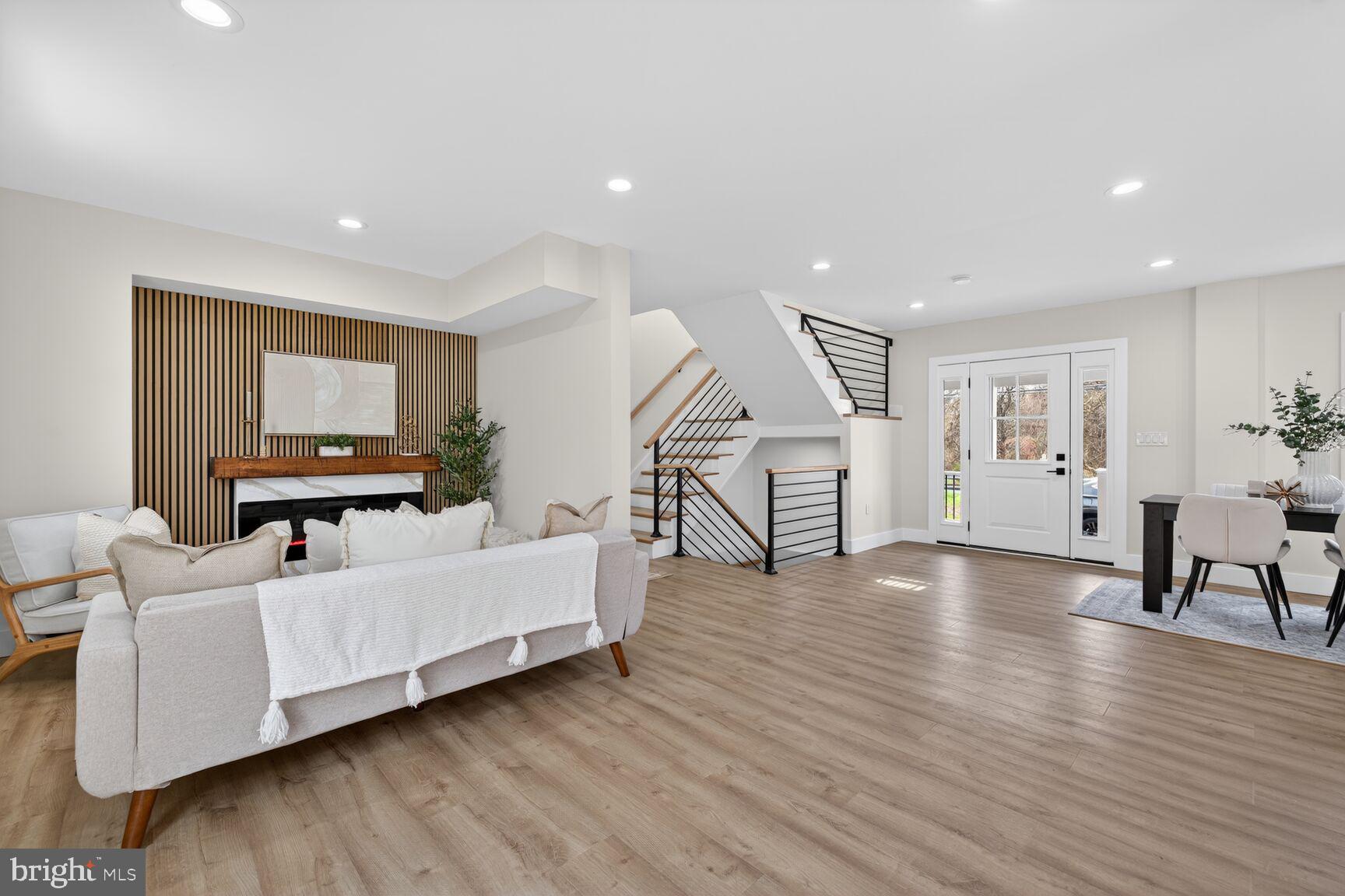 DARNESTOWN OUTSIDE - Residential