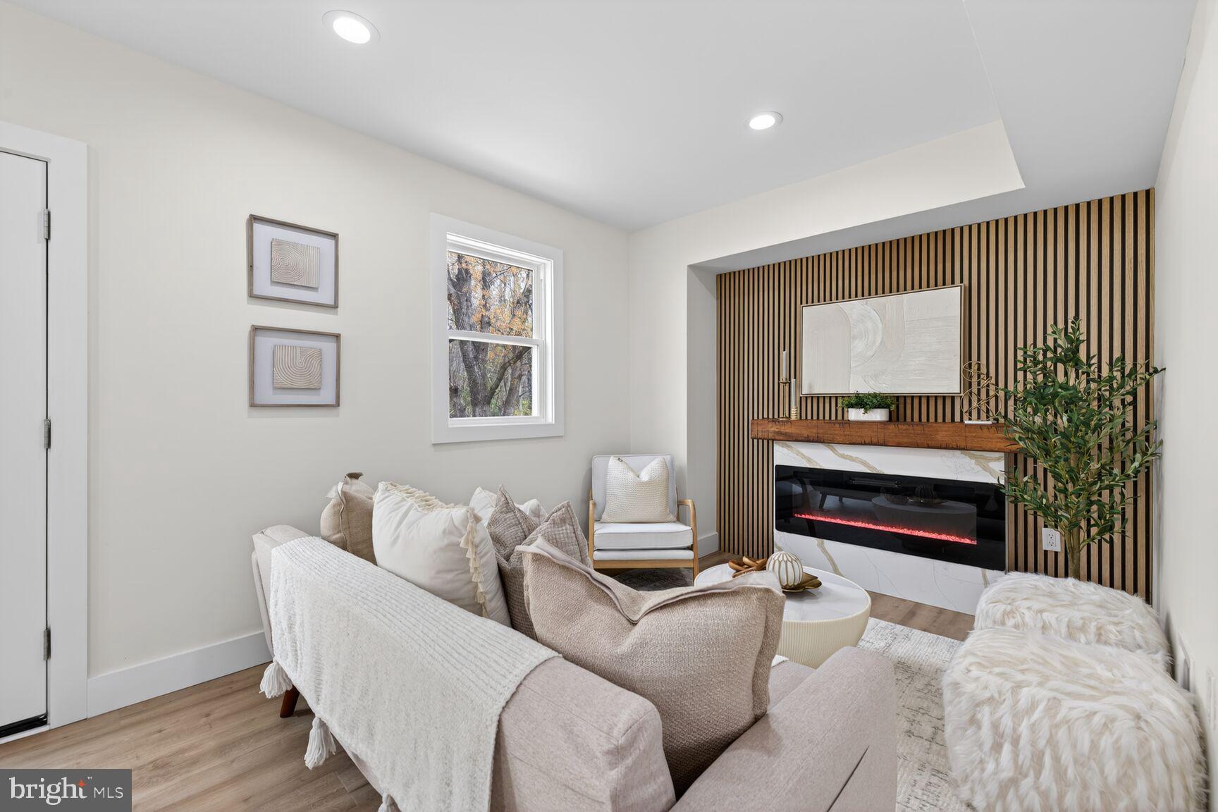 DARNESTOWN OUTSIDE - Residential