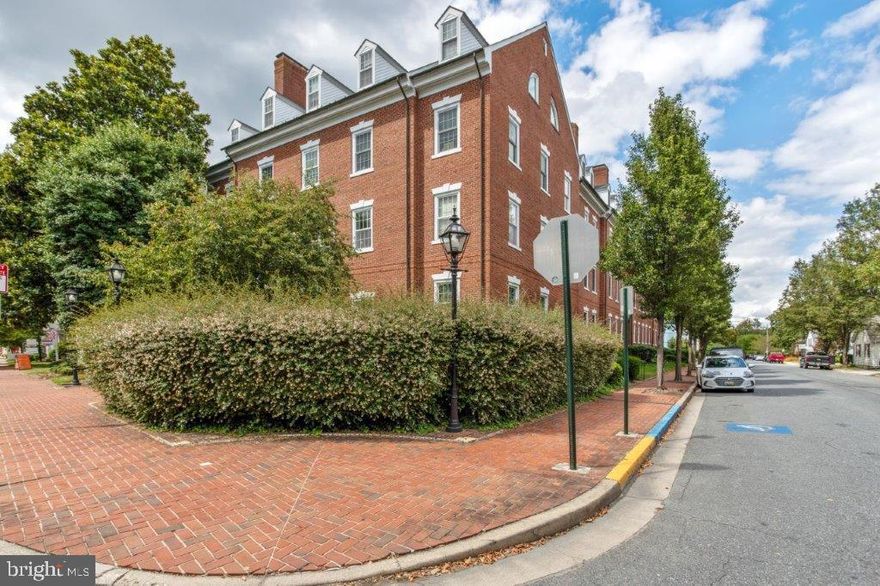 Three bedroom, two full bath corner unit on second floor of  Shireton in central Easton.
Recently renovated. Two year lease required.