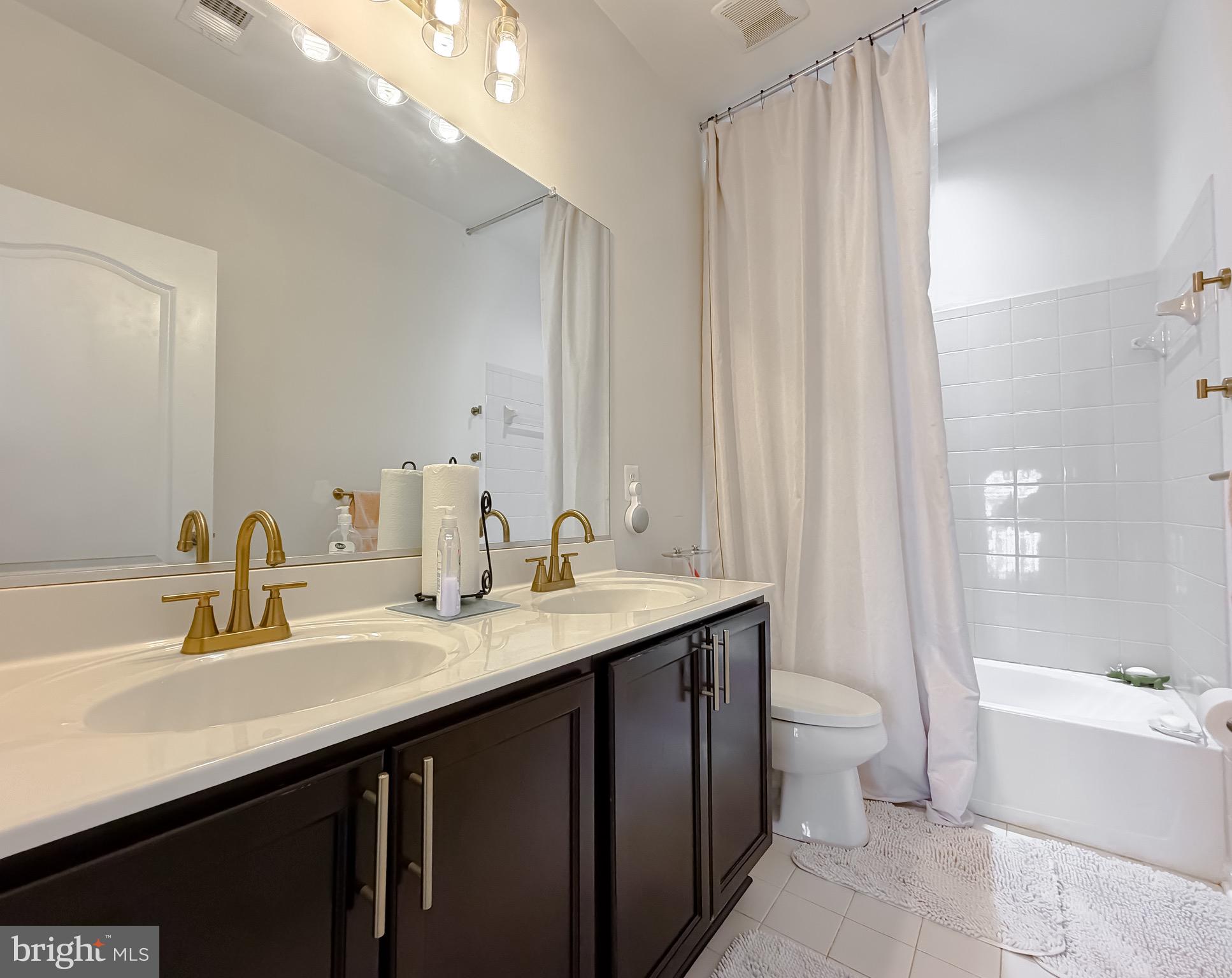 RIVERGATE ESTATES - Residential